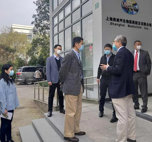 上海市委常委、副市长吴清一行调研上海开运电竞
医药股份有限公司张江园区